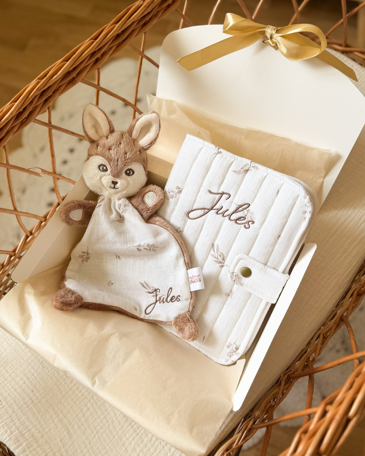 Coffret naissance personnalisé avec doudou et protège carnet